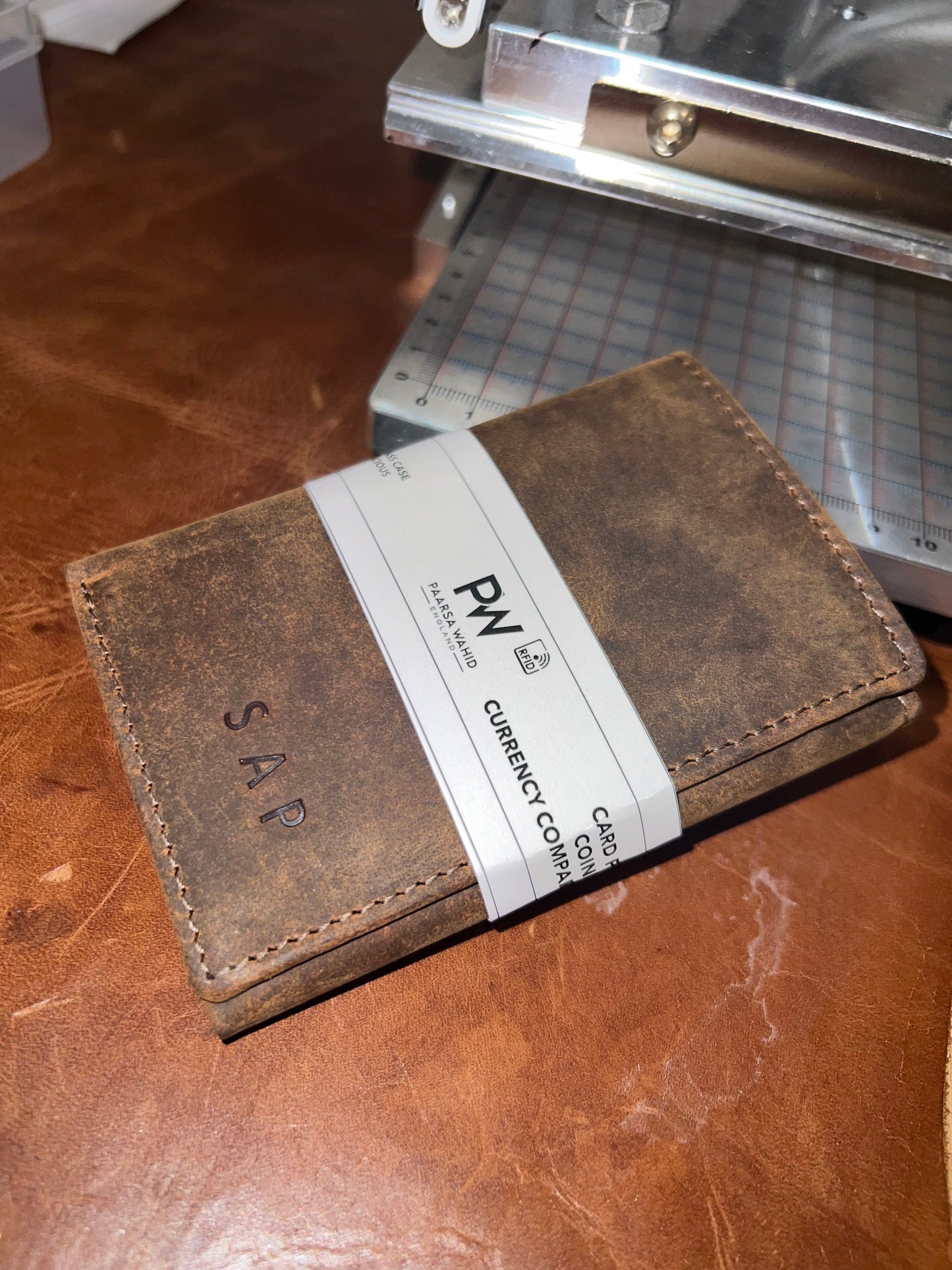 Personalised Tri fold Leather Wallet, RFID Safe Mens Slim Wallet, Handmade Groomsmen, Anniversary, Birthday, Father’s Day, Christmas Gift