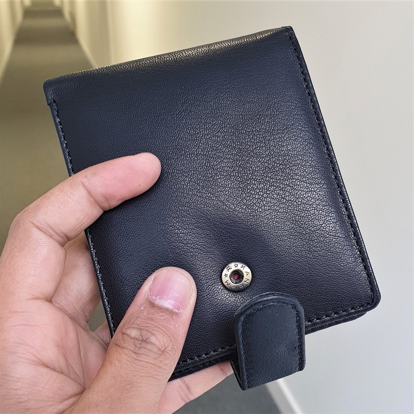 Black Smooth Leather Wallet For Men and Women, Girl's Men's Women's Leather Wallet | Loop Closure Leather Wallet